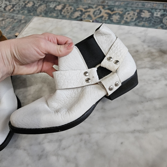 Real Leather Chelsea Boots With Straps - Picture 3 of 12